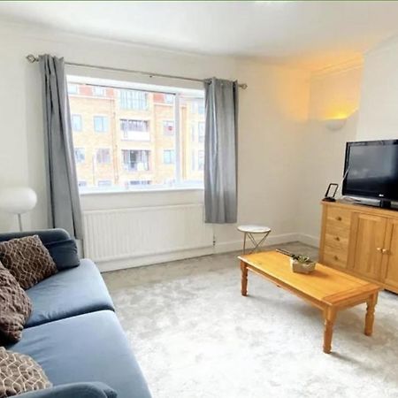 4 Bedroom Property Which Sleeps 8 Very Close To The Harry Potter Studio And Watford Junction エクステリア 写真