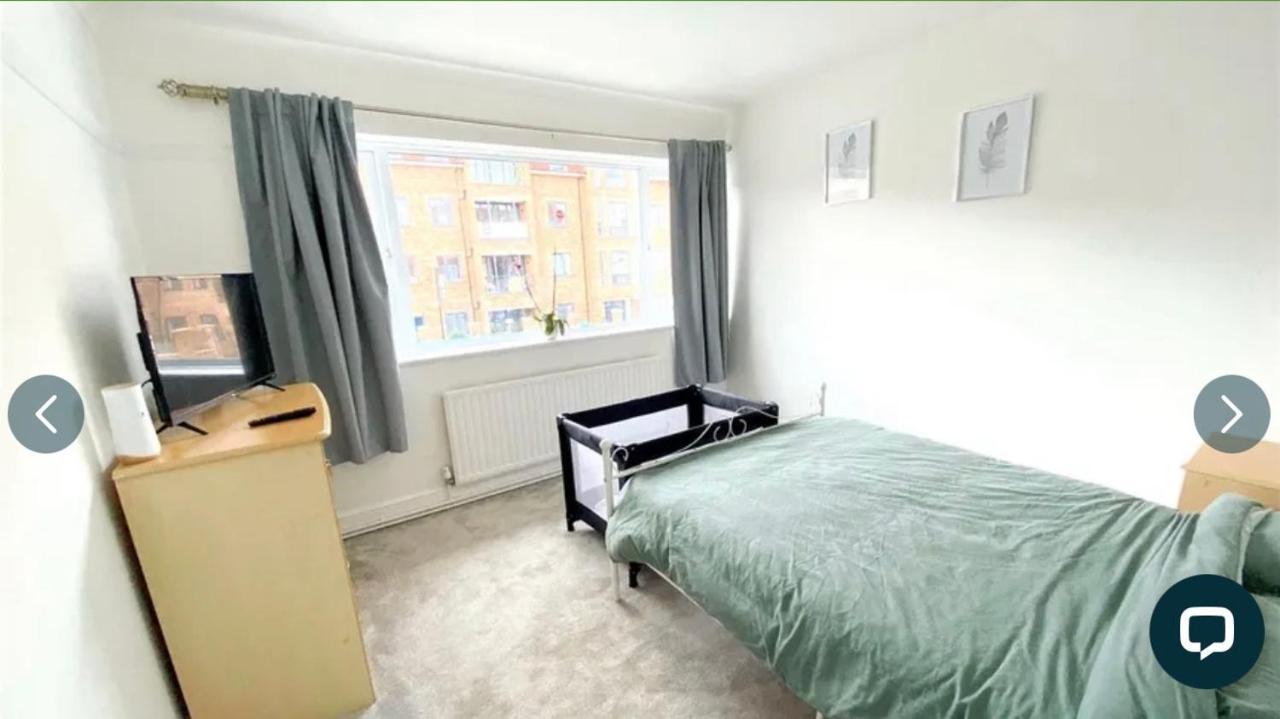 4 Bedroom Property Which Sleeps 8 Very Close To The Harry Potter Studio And Watford Junction エクステリア 写真